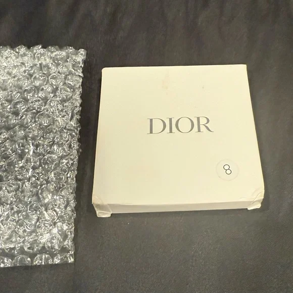 Dior Compact Mirror Double-Sided Mirror Gold Brand New (in wrapping) - Picture 2 of 16